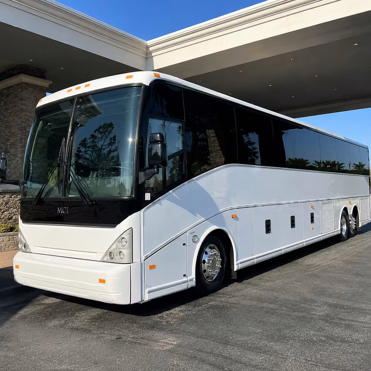 give your wedding guests a seamless airport shuttle experience in dayton