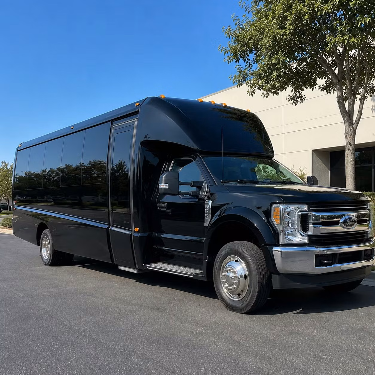 minibus rentals for small groups heading to dayton concerts
